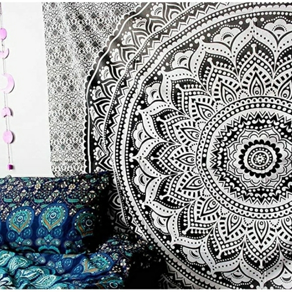 NEW Huge Grey and White Mandala Tapestry - Picture 3 of 7